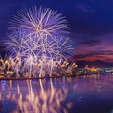 Ibiza Riverfront Da Nang Hotel Powered By Aston מראה חיצוני תמונה