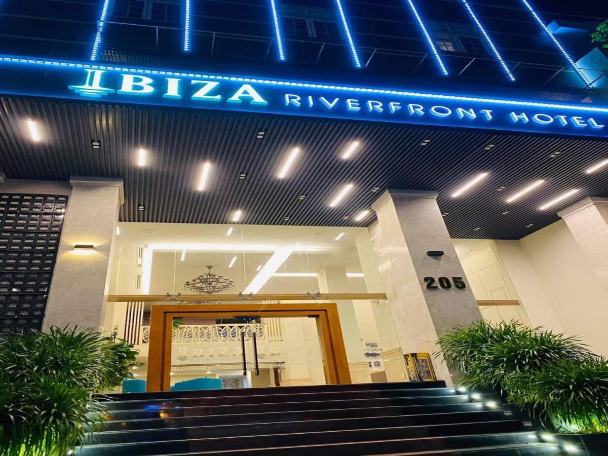 Ibiza Riverfront Da Nang Hotel Powered By Aston מראה חיצוני תמונה