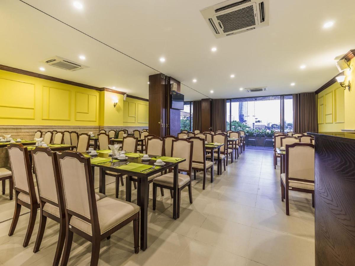 Ibiza Riverfront Da Nang Hotel Powered By Aston מראה חיצוני תמונה