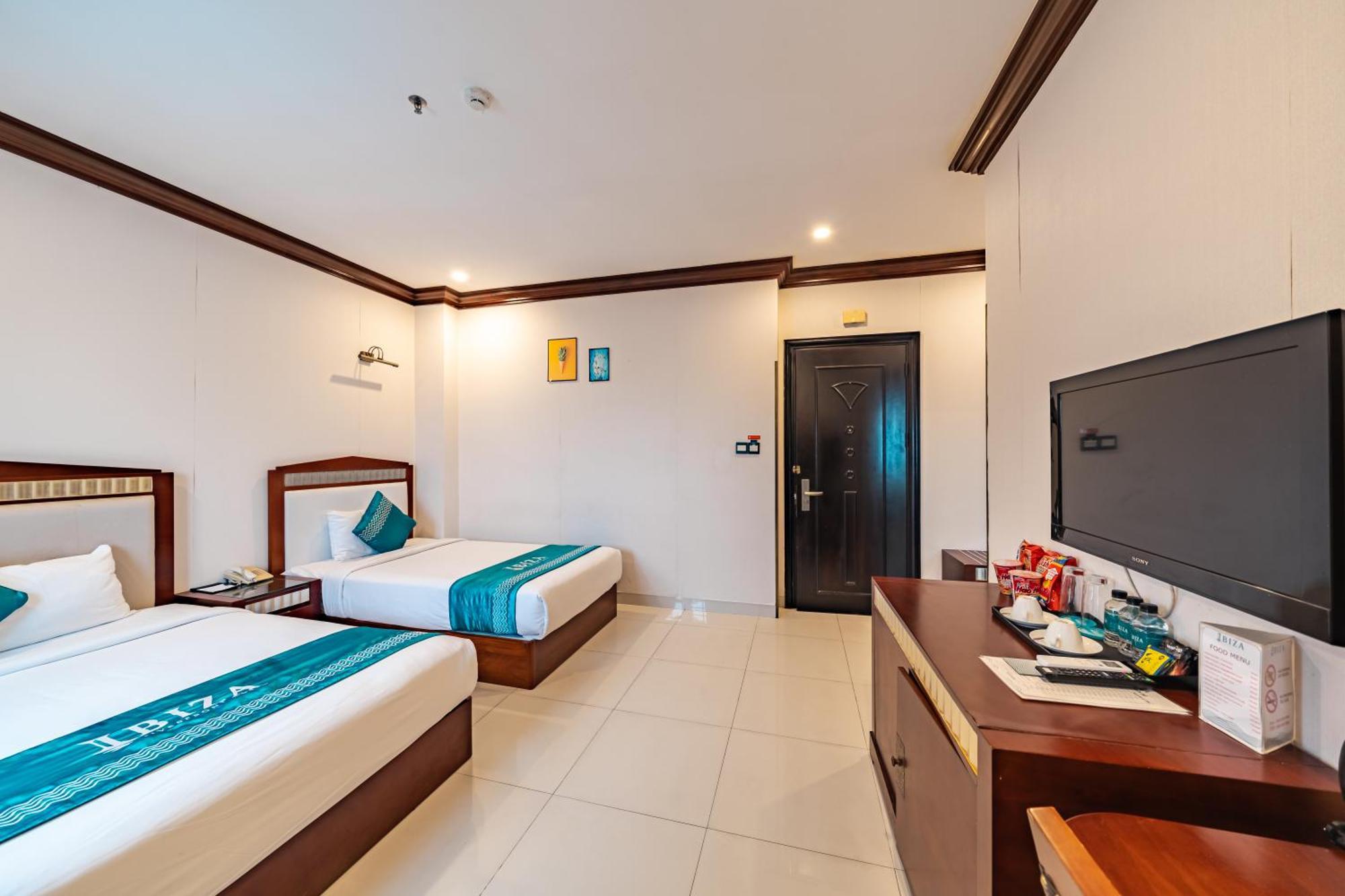 Ibiza Riverfront Da Nang Hotel Powered By Aston מראה חיצוני תמונה