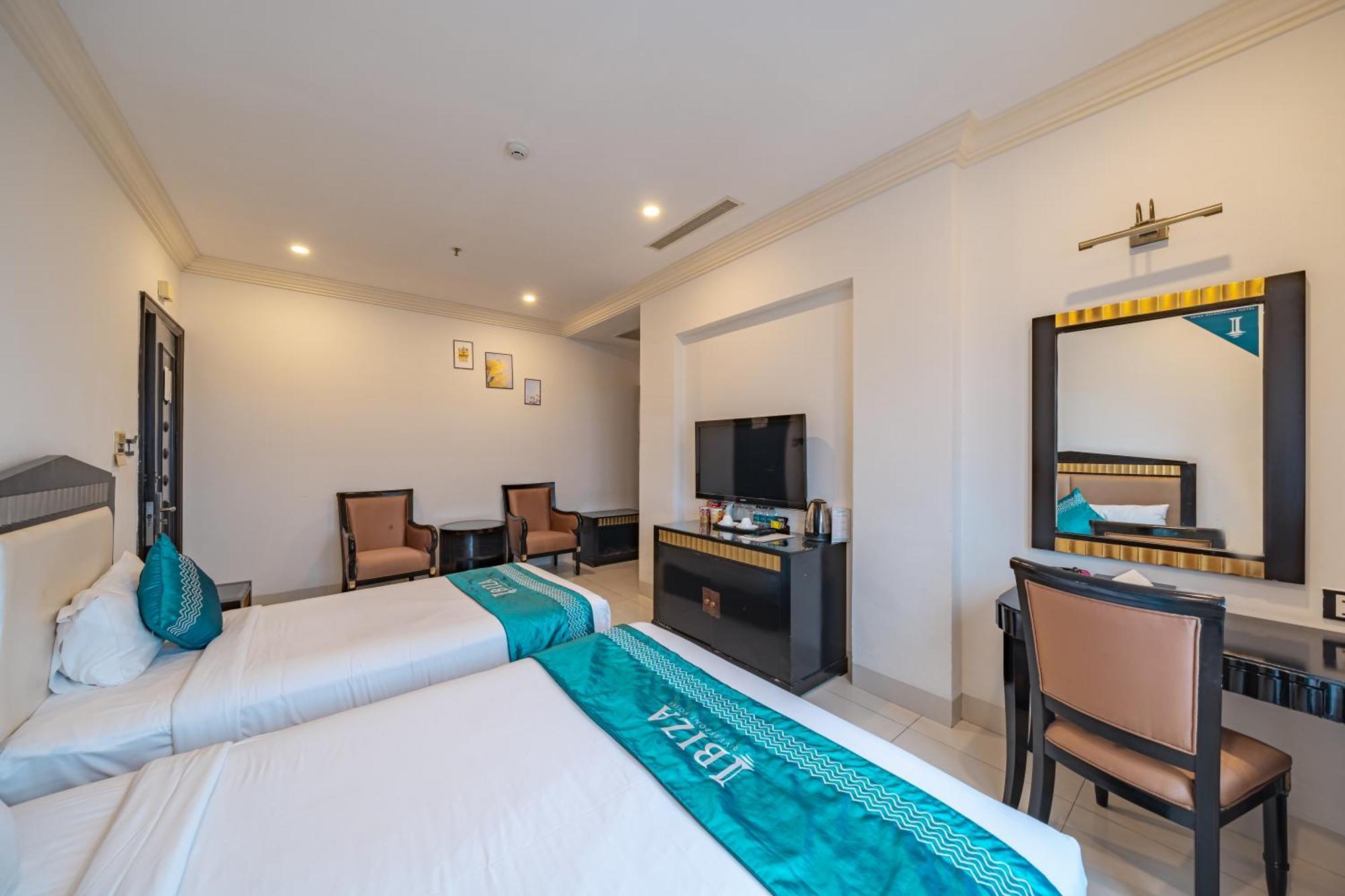 Ibiza Riverfront Da Nang Hotel Powered By Aston מראה חיצוני תמונה