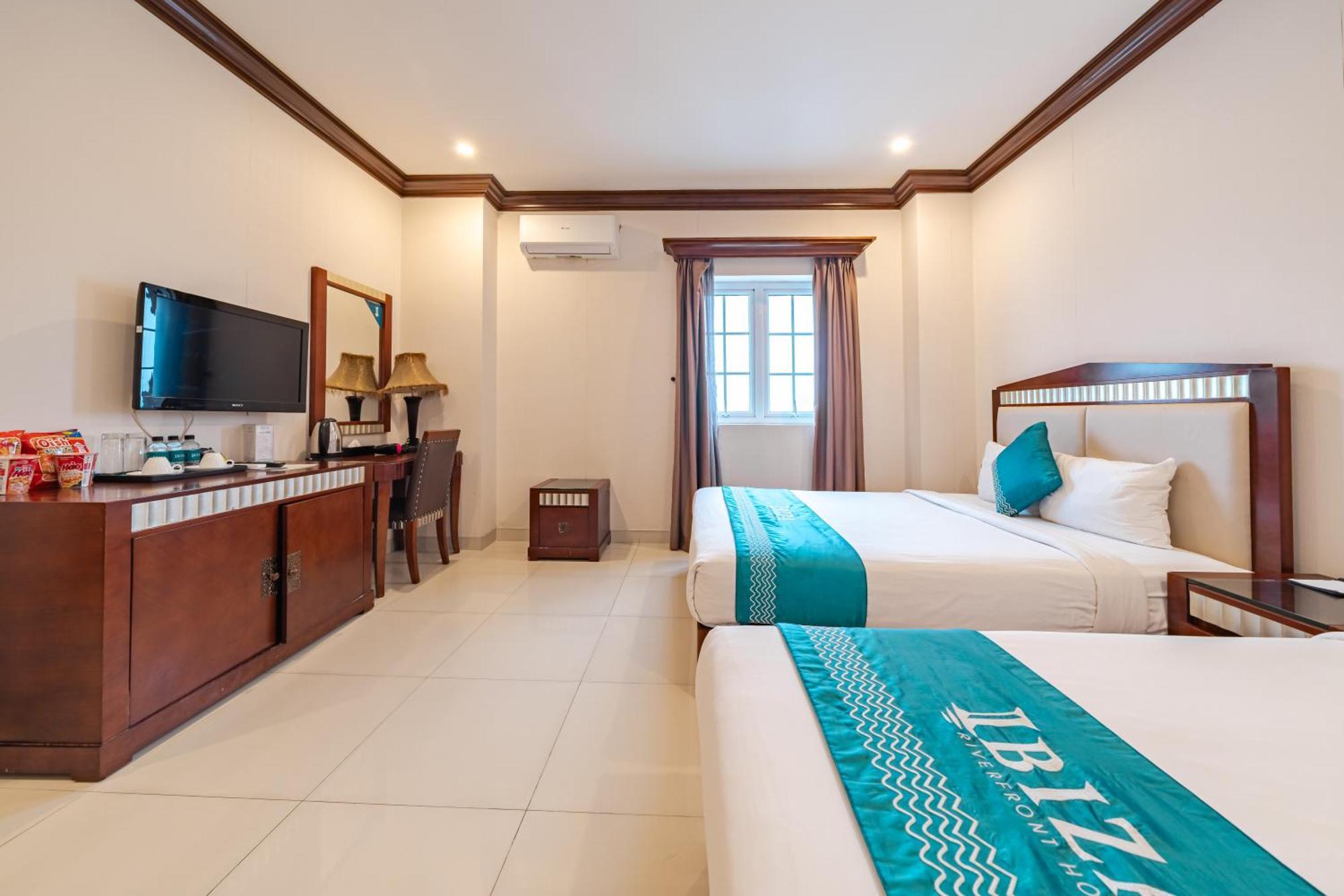 Ibiza Riverfront Da Nang Hotel Powered By Aston מראה חיצוני תמונה