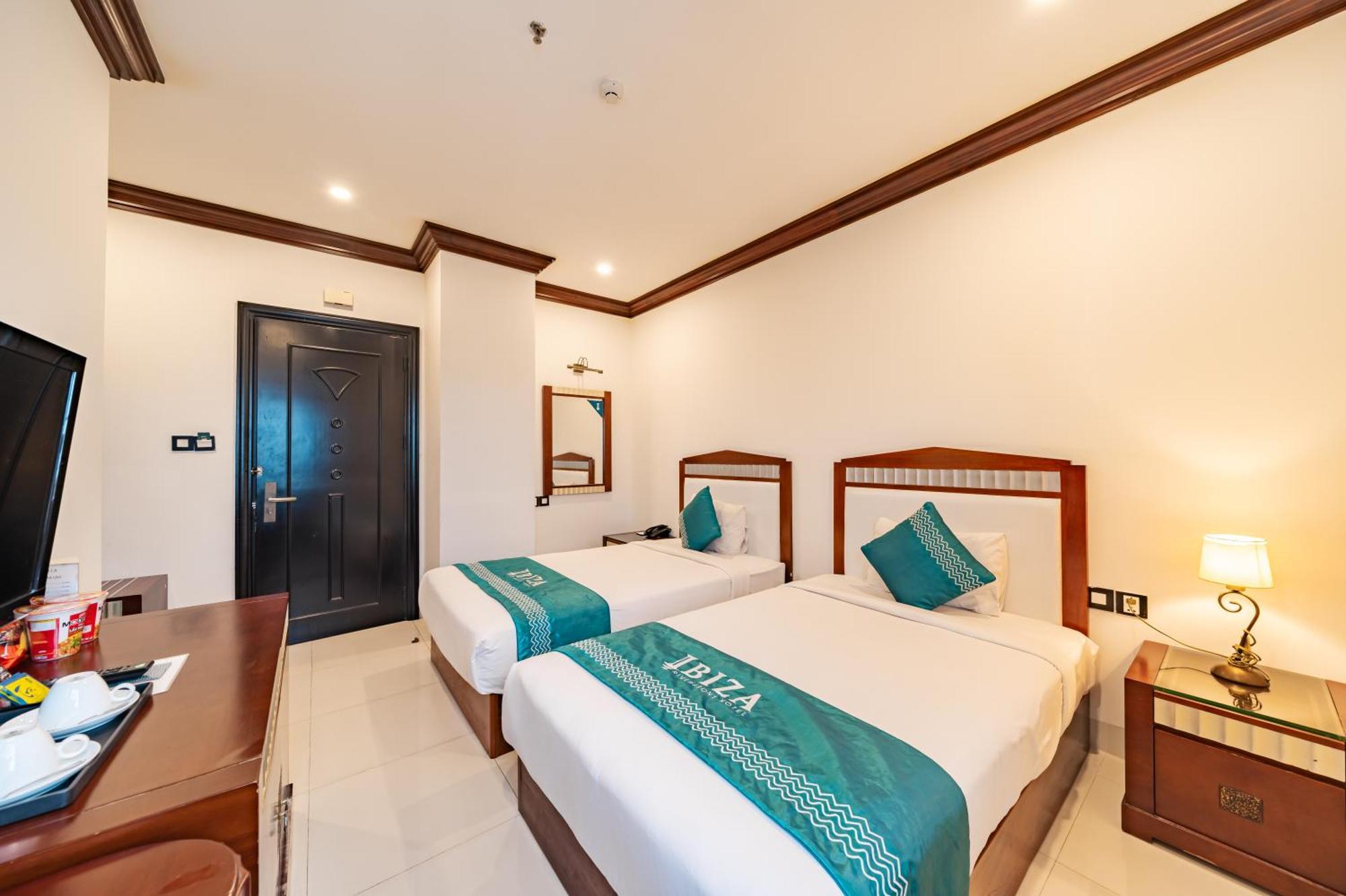 Ibiza Riverfront Da Nang Hotel Powered By Aston מראה חיצוני תמונה