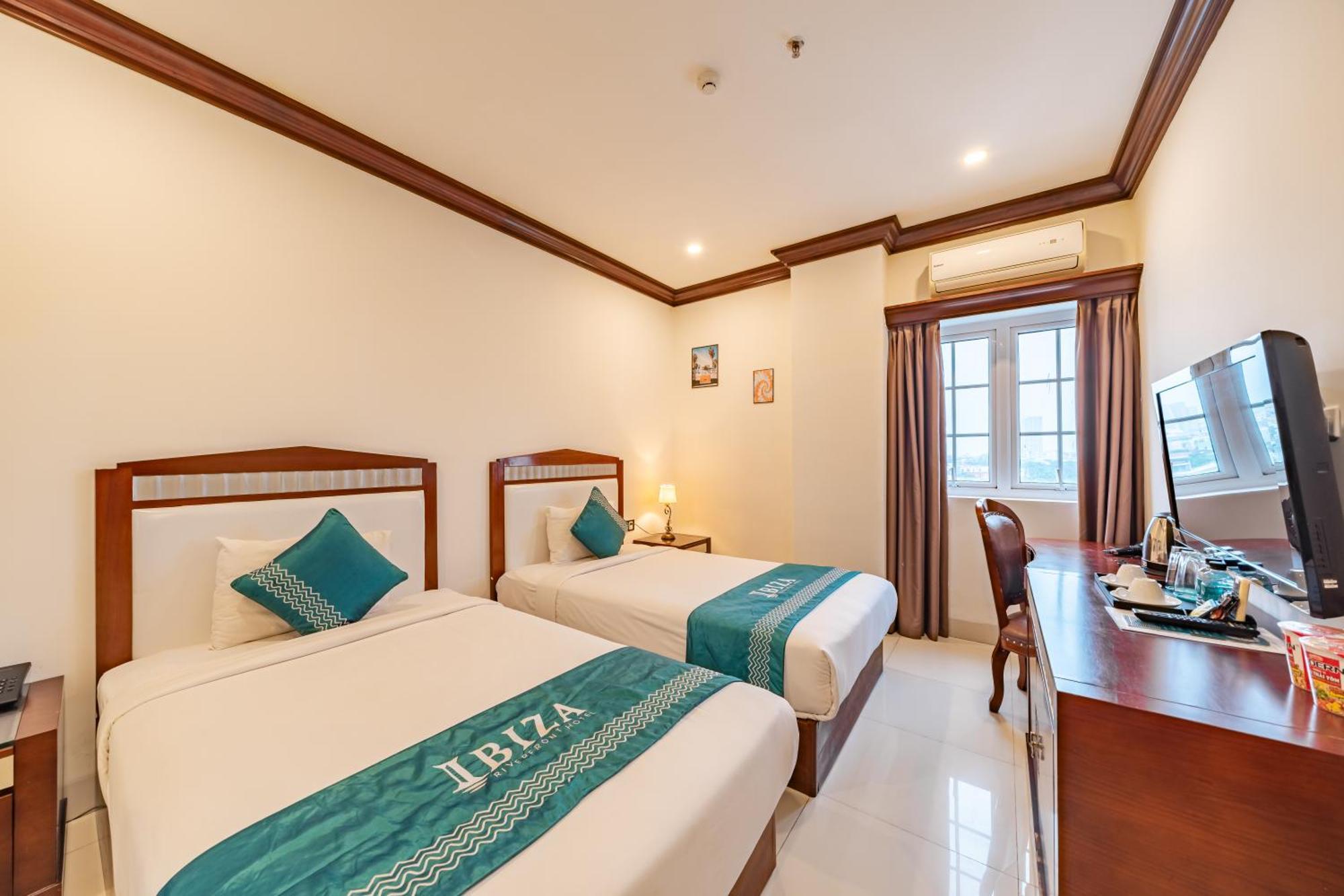Ibiza Riverfront Da Nang Hotel Powered By Aston מראה חיצוני תמונה